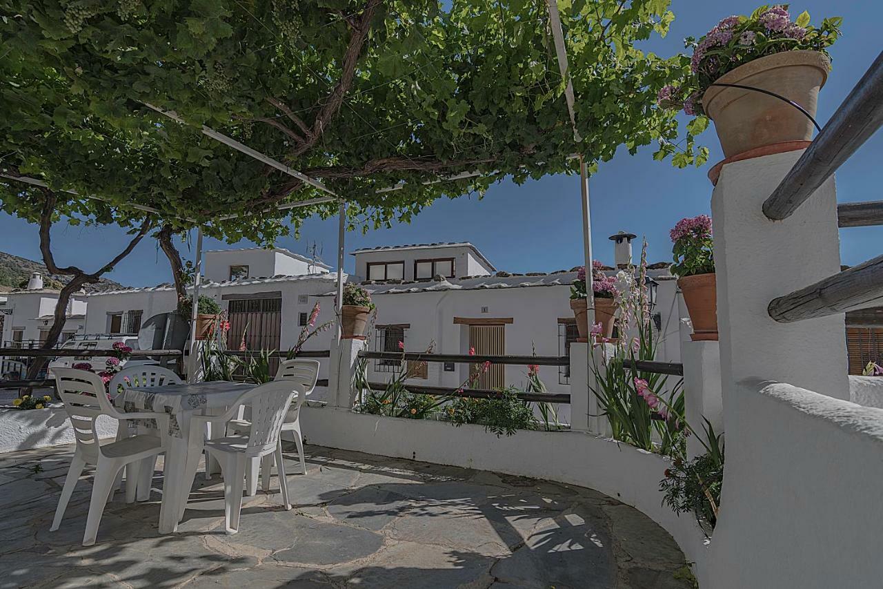 Apartamentos Rurales Las Chimeneas Capileira Exterior foto